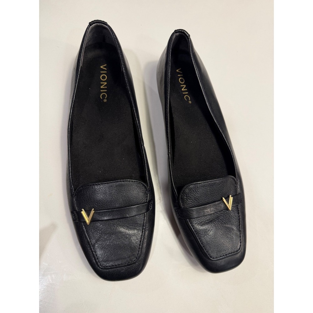 Vionic Flats Women 9 Willa Black Leather Loafer Gold V Logo Excellent